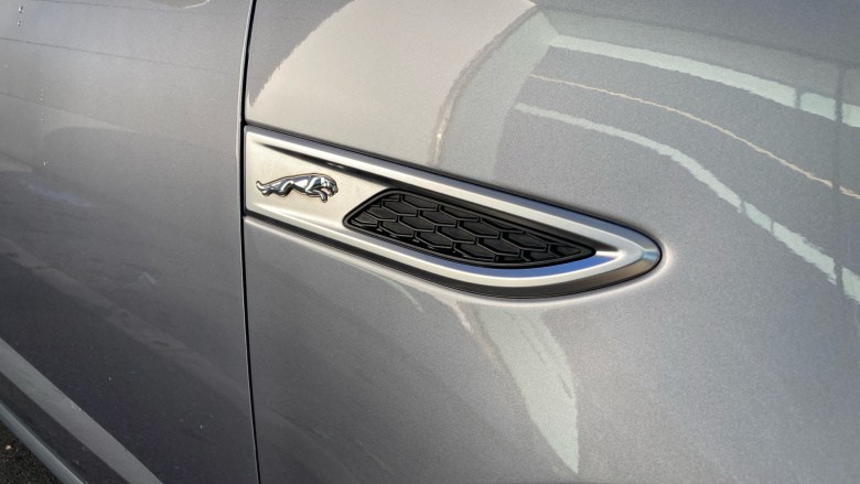 Jaguar E-Pace 1.5 P300e R-Dynamic SE 5dr Auto Estate